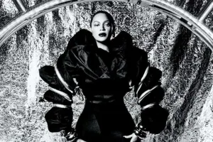 Beyons sükutu pozdu