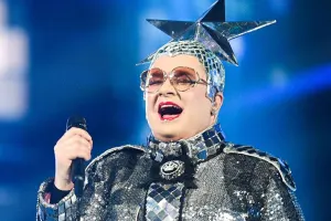 Rusca mahnı oxuduğu üçün cərimələnəcək