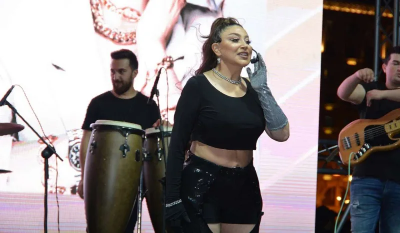 Damla obrazı ilə diqqət çəkdi