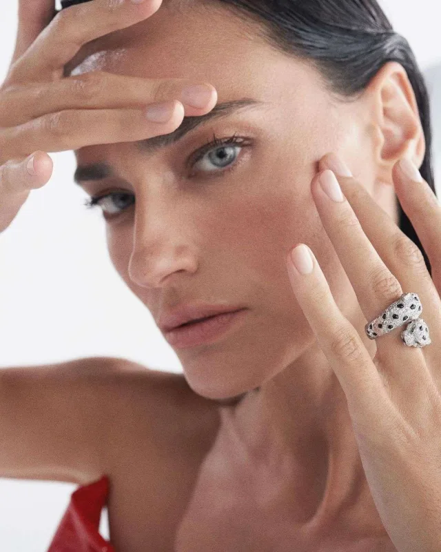 Saadet dünyaca məşhur jurnalın siması oldu