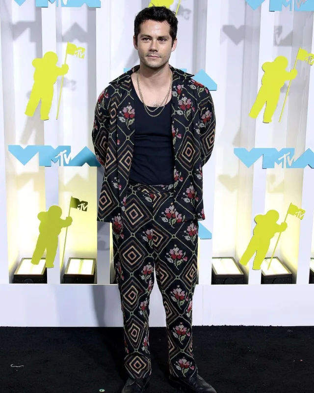 Geyimləri ilə gecəyə damğa vurdular