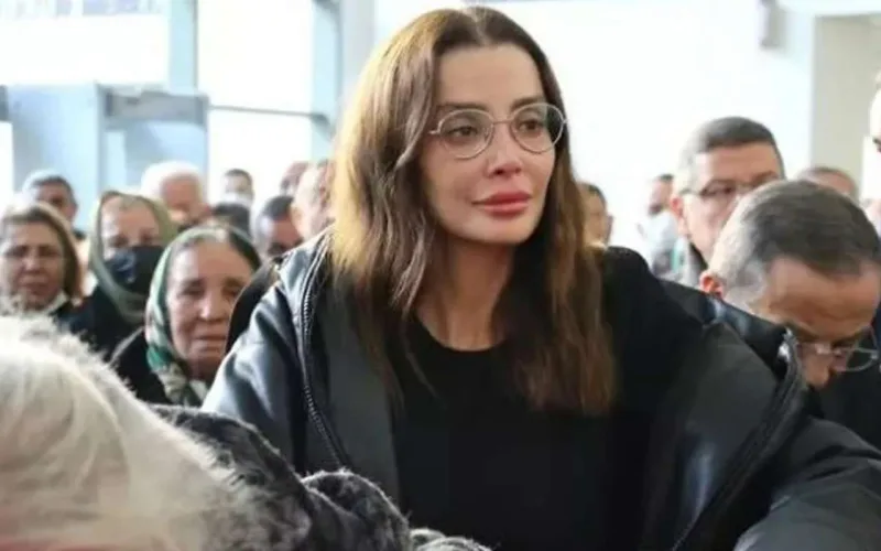 “Botokslarınıza görə ağlaya bilmədiniz”