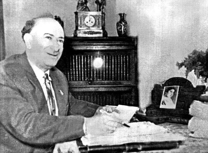 Polad Bülbüloğlu atasının Şuşadakı evində məşqdə