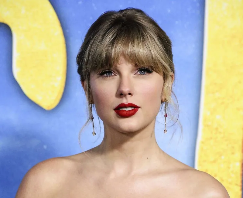 Bunu bacaran ilk sənətçi Teylordur