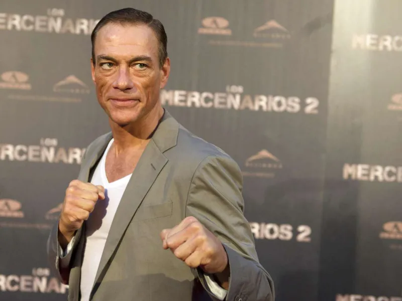 Van Damm ekranlara qayıdır