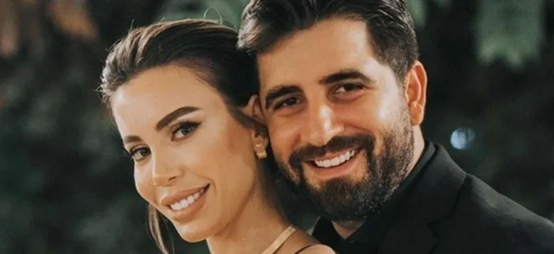 Boşanacağını dediyi xanımı ilə görüntüləndi