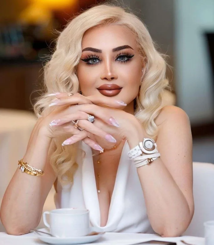 Xalq artistini Merilinə bənzətdilər