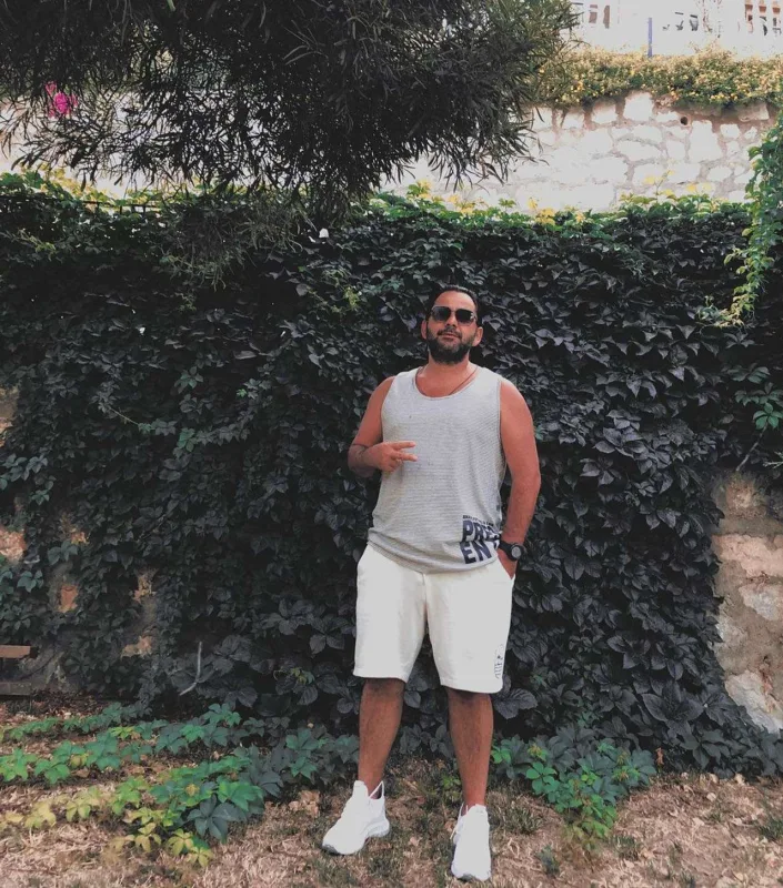 Bodrumdakı villasını nümayiş etdirdi