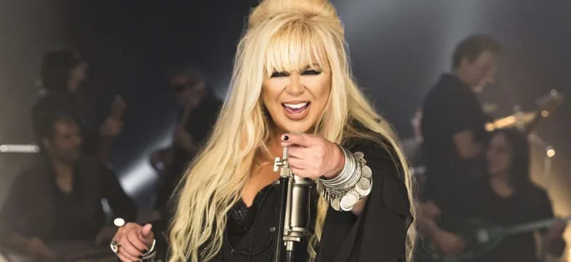 Zerrin Özer karyerasını sonlandırdı