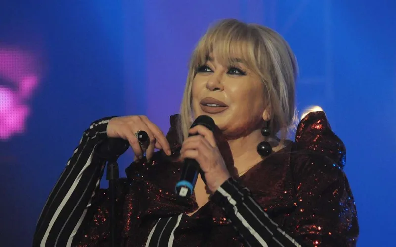 Zerrin Özer karyerasını sonlandırdı