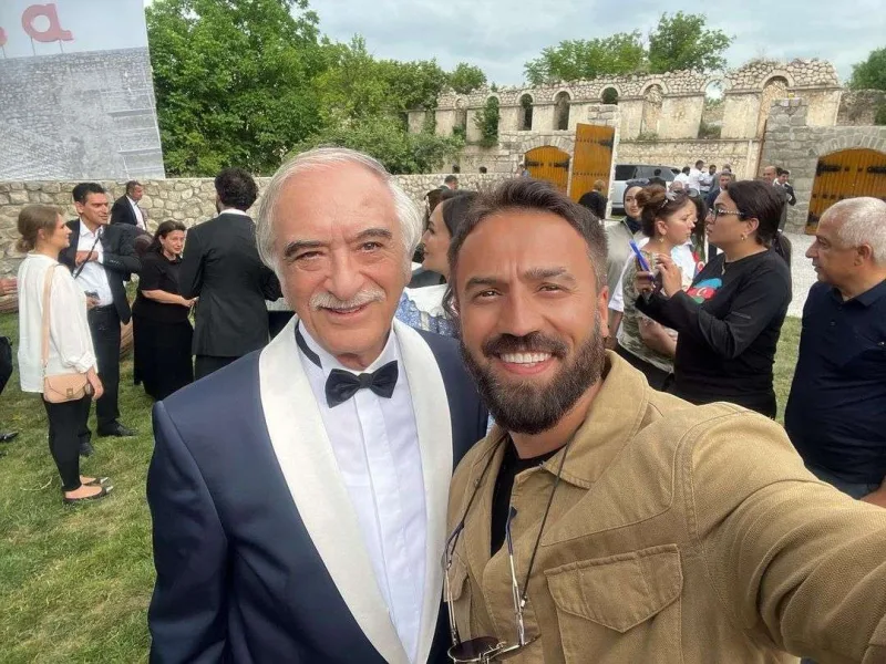 Polad Bülbüloğlu Faiqin ifasına rəqs etdi - Video