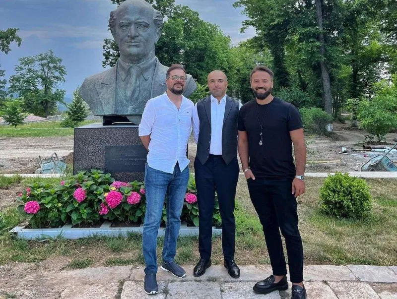 Polad Bülbüloğlu Faiqin ifasına rəqs etdi - Video