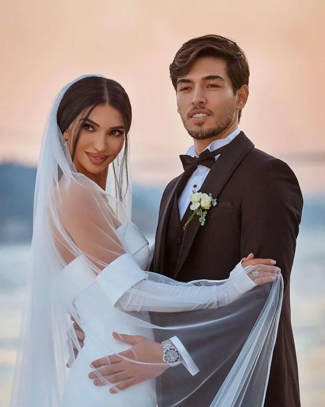 Pərvin hamilə olduğunu açıqladı