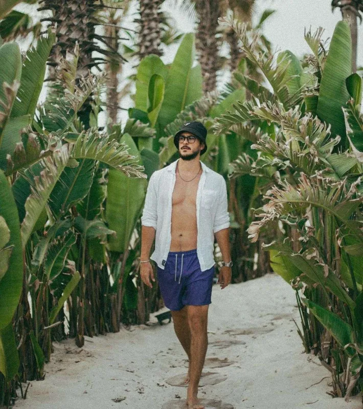 Ərinin yarıçılpaq fotoları Pelini narahat edir