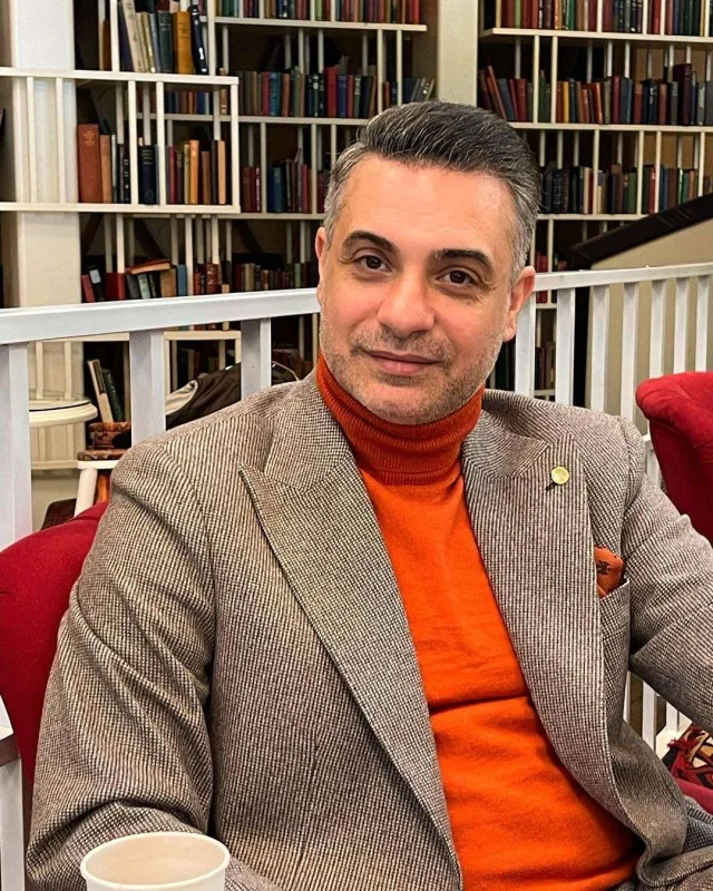 “Kişi kimi formalaşmağımı ona borcluyam”