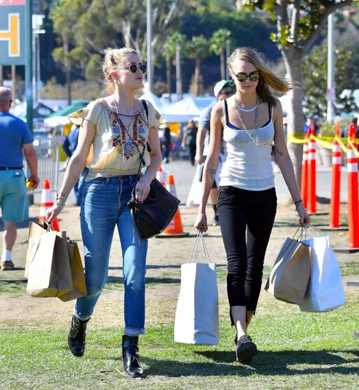 Emberin Kara ilə öpüşən fotoları yayıldı