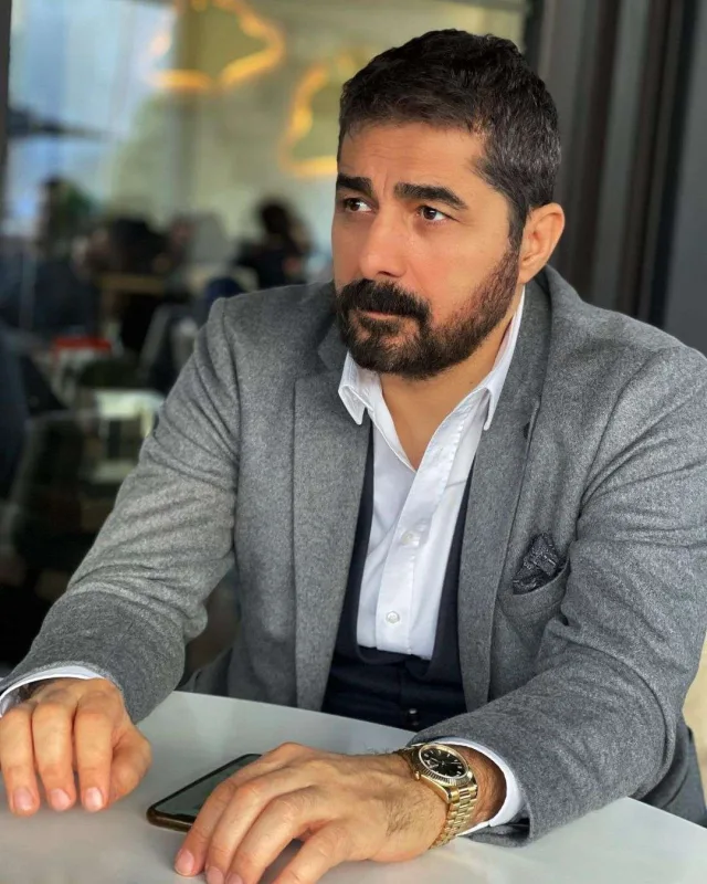 Qəza yerinə gələn oğlunu “artist” adlandırdı