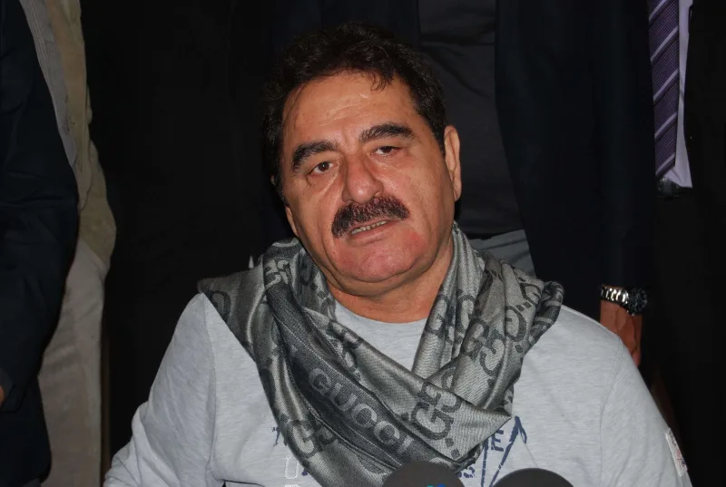 Qəza yerinə gələn oğlunu “artist” adlandırdı