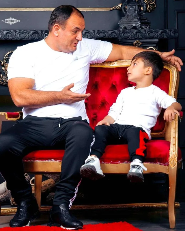 Şəbnəm ilk dəfə həyat yoldaşını göstərdi