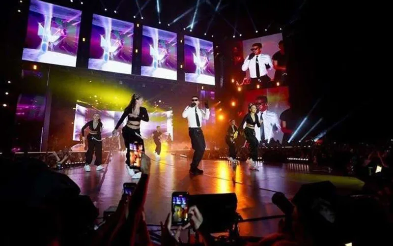 Edisin konsertinə 100 min adam yığışdı