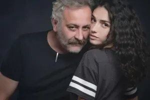 Hazar 19 yaş böyük sevgilisiylə ayrıldı