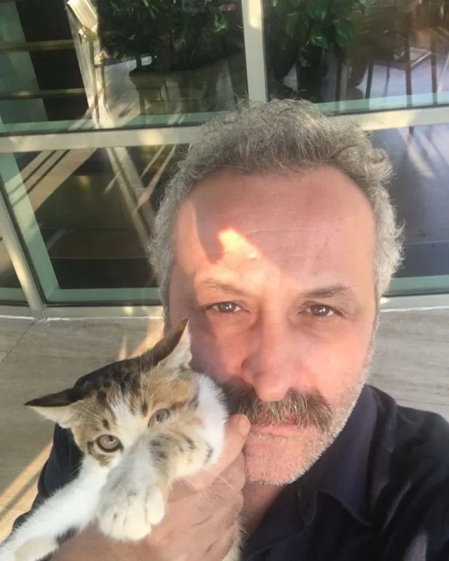 Hazar 19 yaş böyük sevgilisiylə ayrıldı