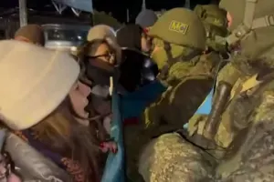 Sülhməramlıların qarşısında “Sarı gəlin” oxudular - Video