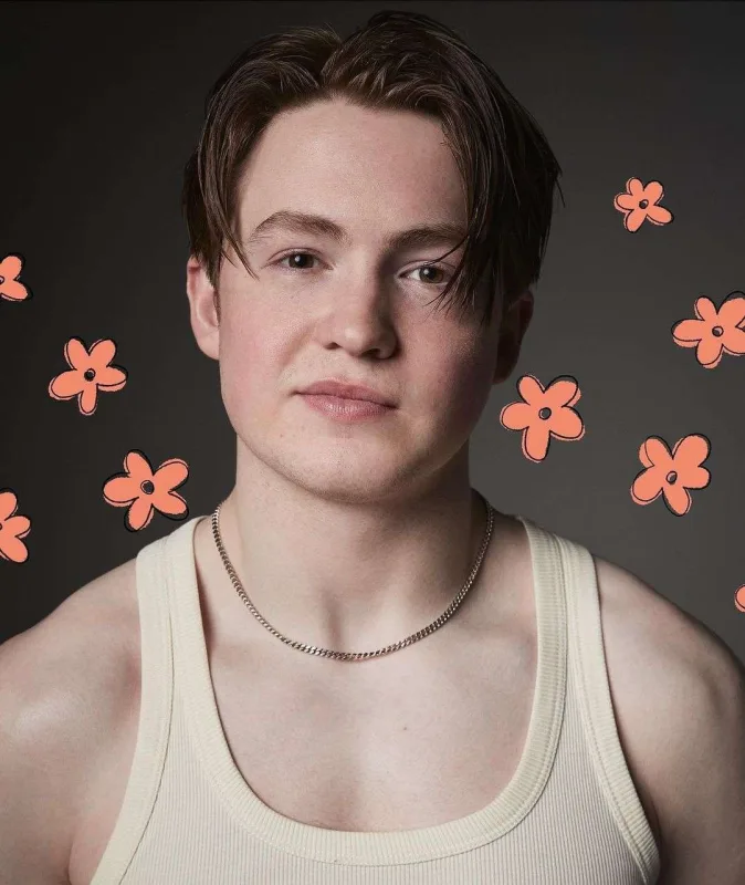 “Netflix” ulduzu biseksual olduğunu açıqladı