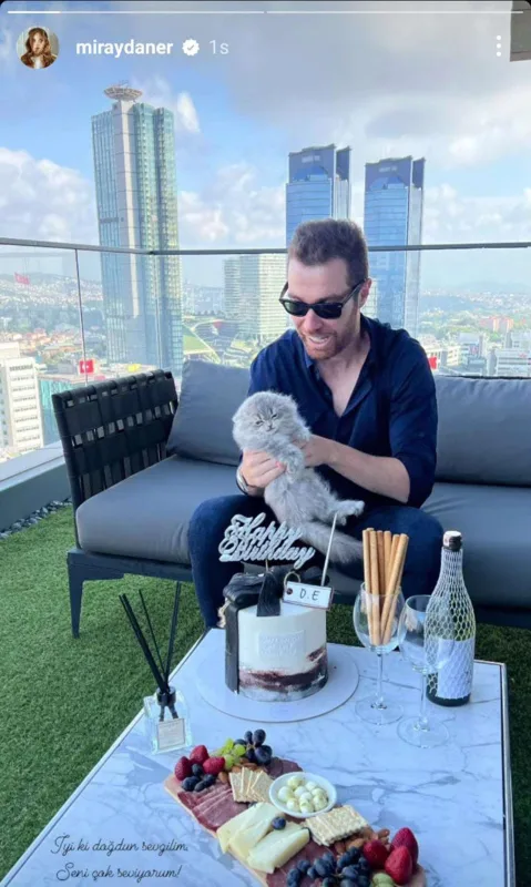 Sevgilisini belə təbrik etdi