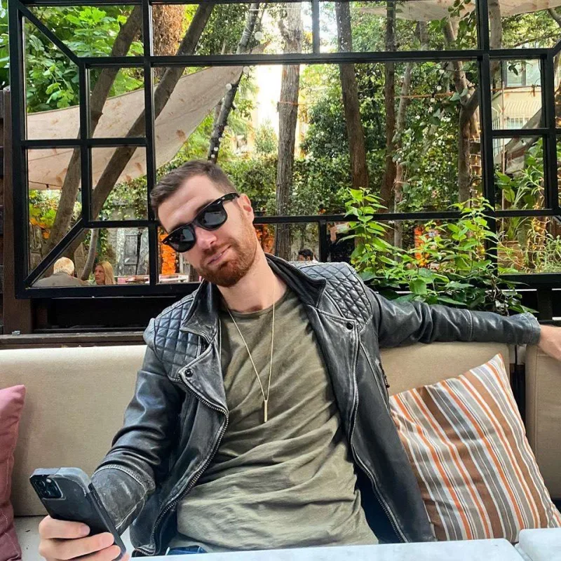 Sevgilisini belə təbrik etdi