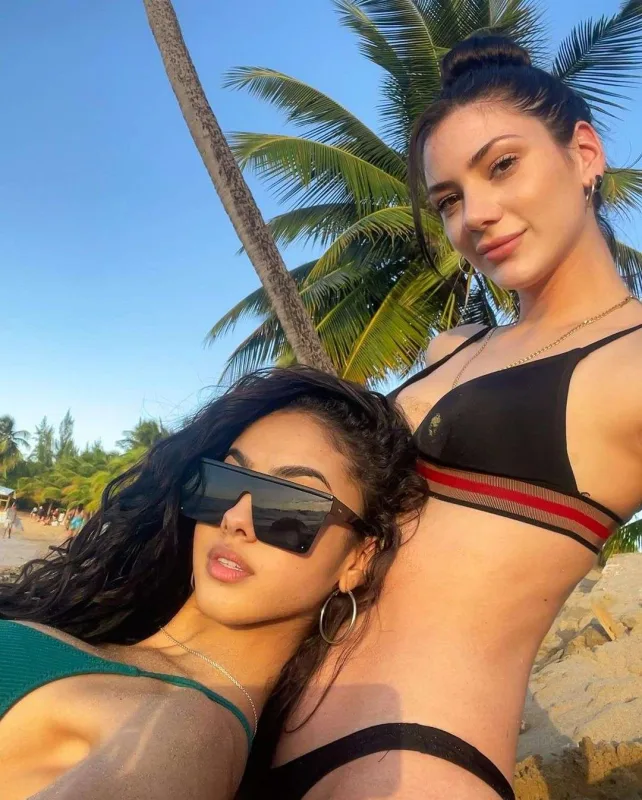 Gözəllik kraliçaları evləndi