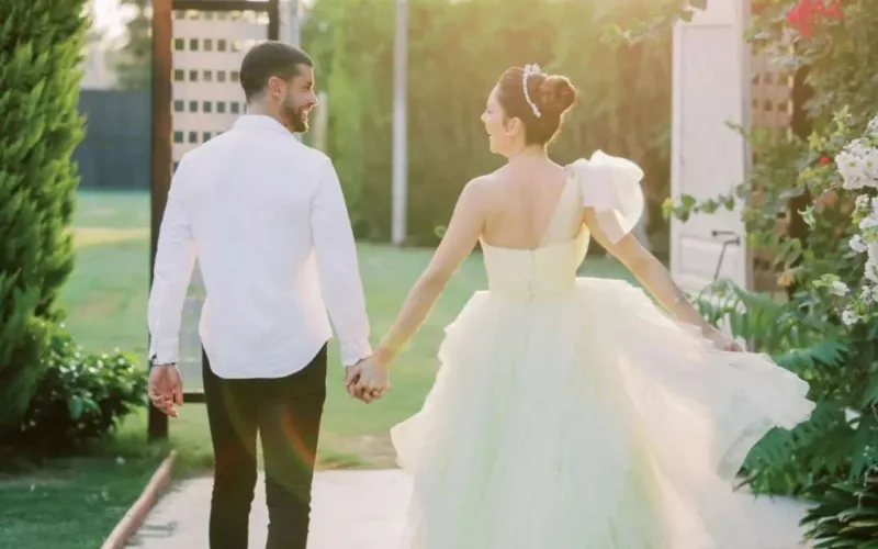 Xınasında 3 geyim dəyişdi