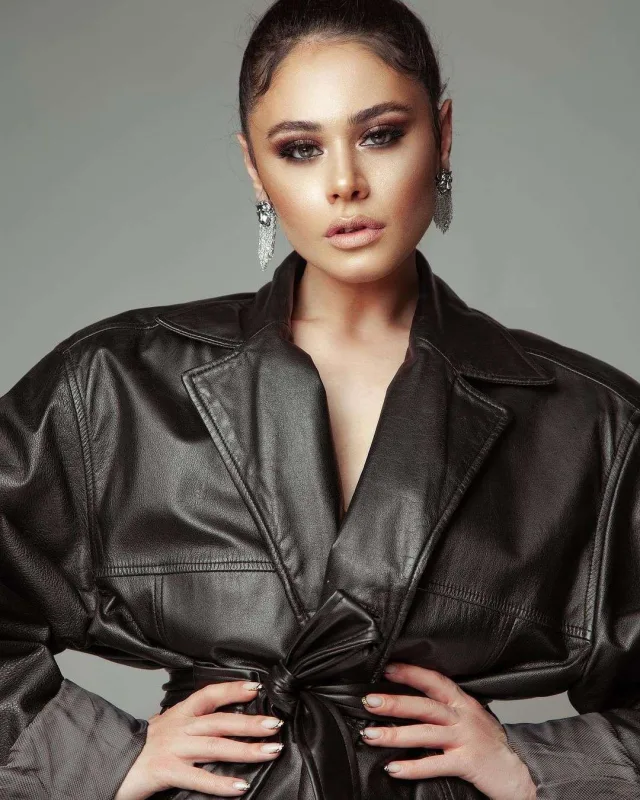 Musiqisi kəsilsə də, özünü itirmədi