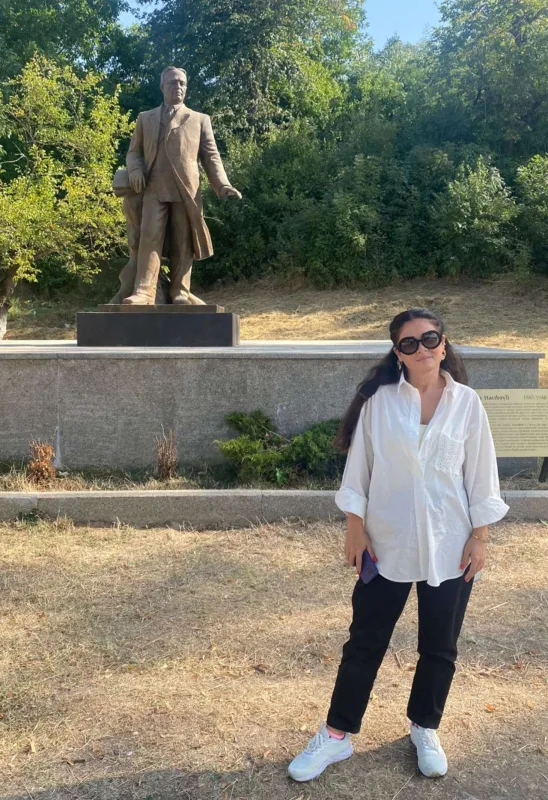 Elnarə fotoşoplu şəklini reallaşdırdı