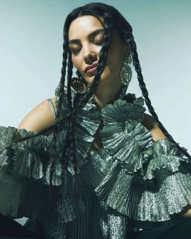 Jurnalın 9-cu yaşının siması Hazal oldu