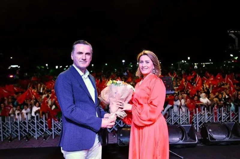 Azərin Ankarada konsert verdi