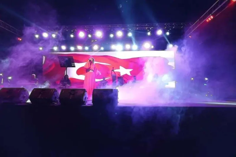 Azərin Ankarada konsert verdi