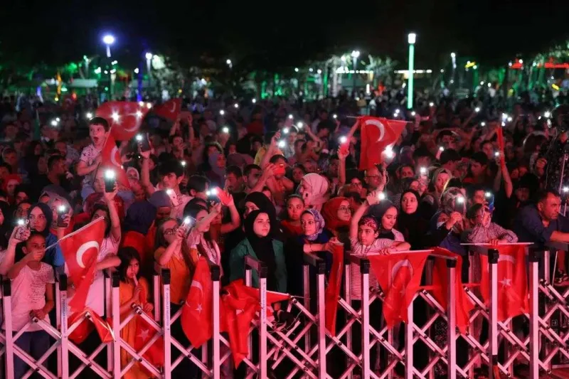 Azərin Ankarada konsert verdi