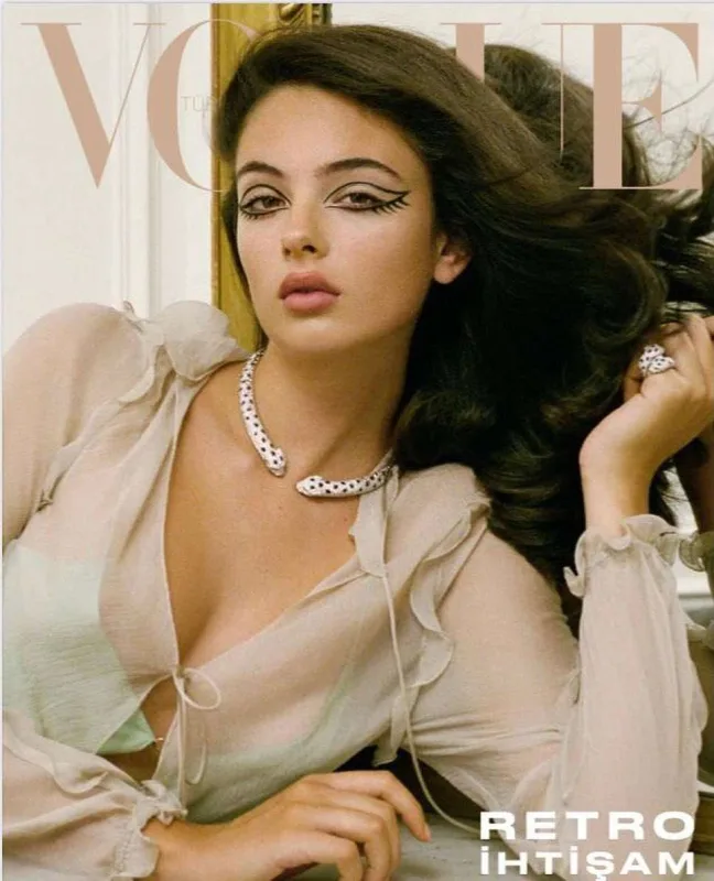 Monikanın 18 yaşlı qızı bunu ilk dəfə edəcək