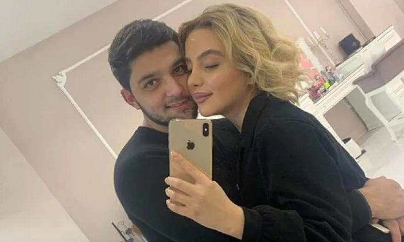 Ayan Şəfəq həyat yoldaşından boşandı