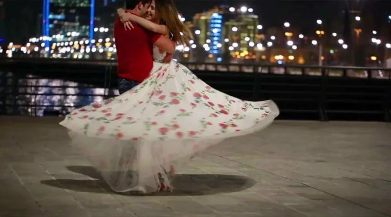 Ayan Şəfəq həyat yoldaşından boşandı