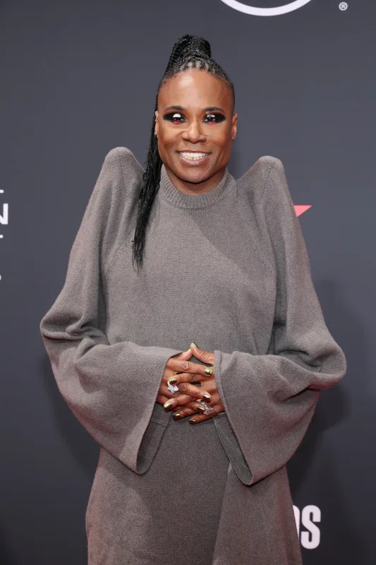 Qırmızı xalının bir-birindən “BETər” libasları