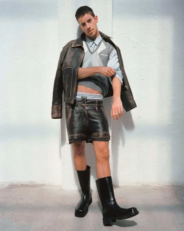 “Elite”in ulduzundan ətəkli fotolar