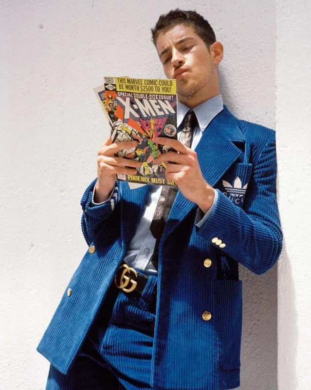 “Elite”in ulduzundan ətəkli fotolar