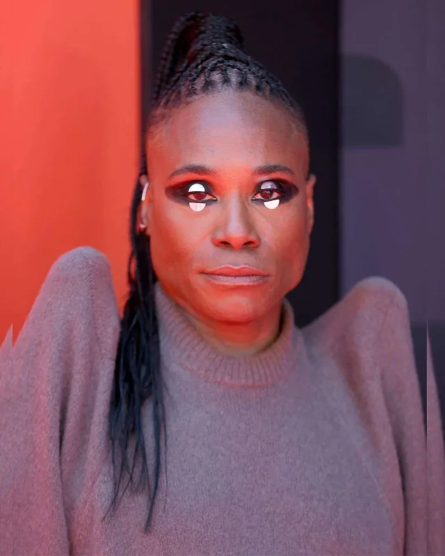 Qırmızı xalının bir-birindən “BETər” libasları