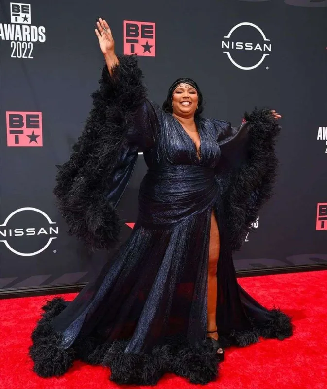 Qırmızı xalının bir-birindən “BETər” libasları