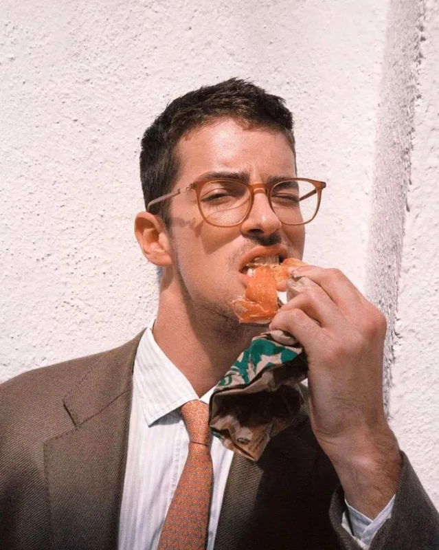 “Elite”in ulduzundan ətəkli fotolar