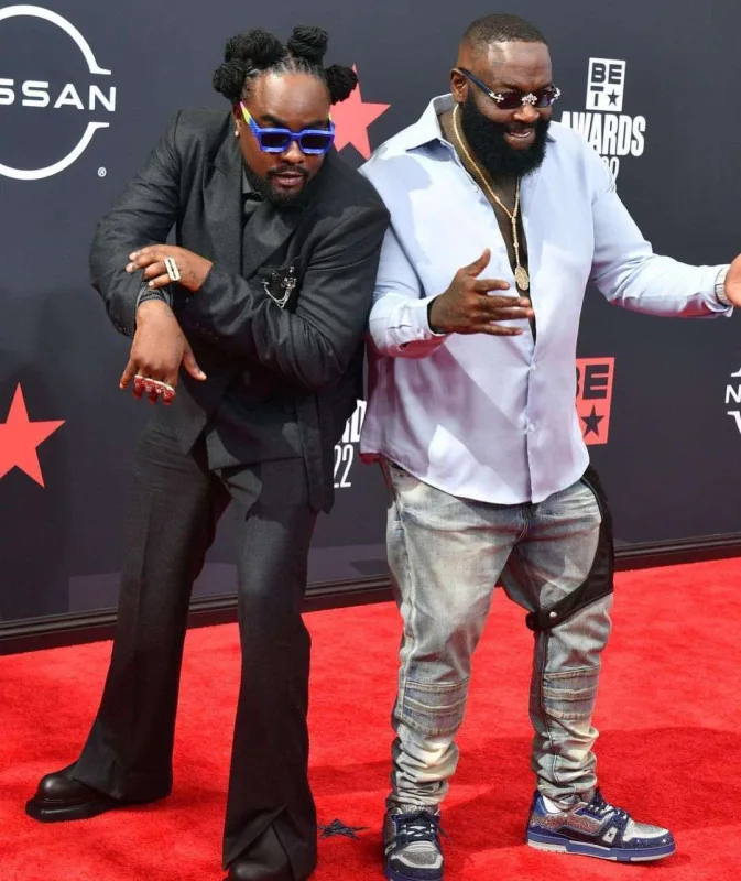 Qırmızı xalının bir-birindən “BETər” libasları