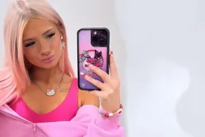 22 yaşlı bloger qəzada öldü