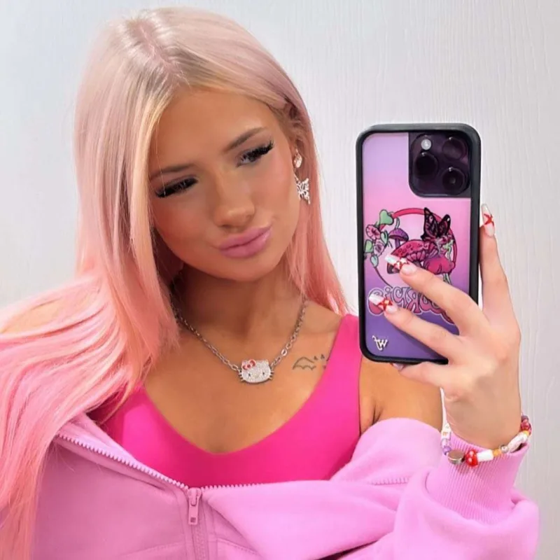 22 yaşlı bloger qəzada öldü